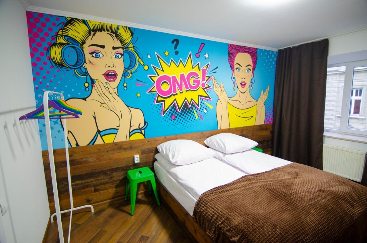 Pop Art Hostel Rynok Sq Leópolis Exterior foto